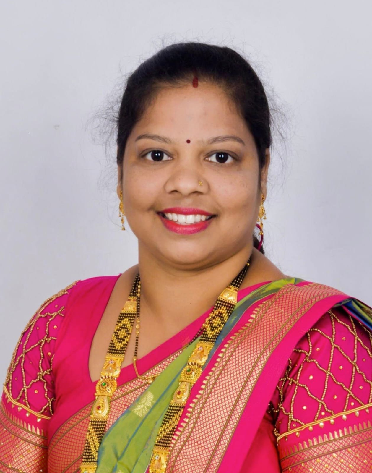 सौ.स्मिता नंदकुमार ठाकूर